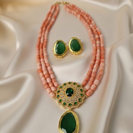 IYA-NI-WURA Necklace & Earring Set